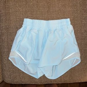 Lululemon Hotty Hot shorts 4”